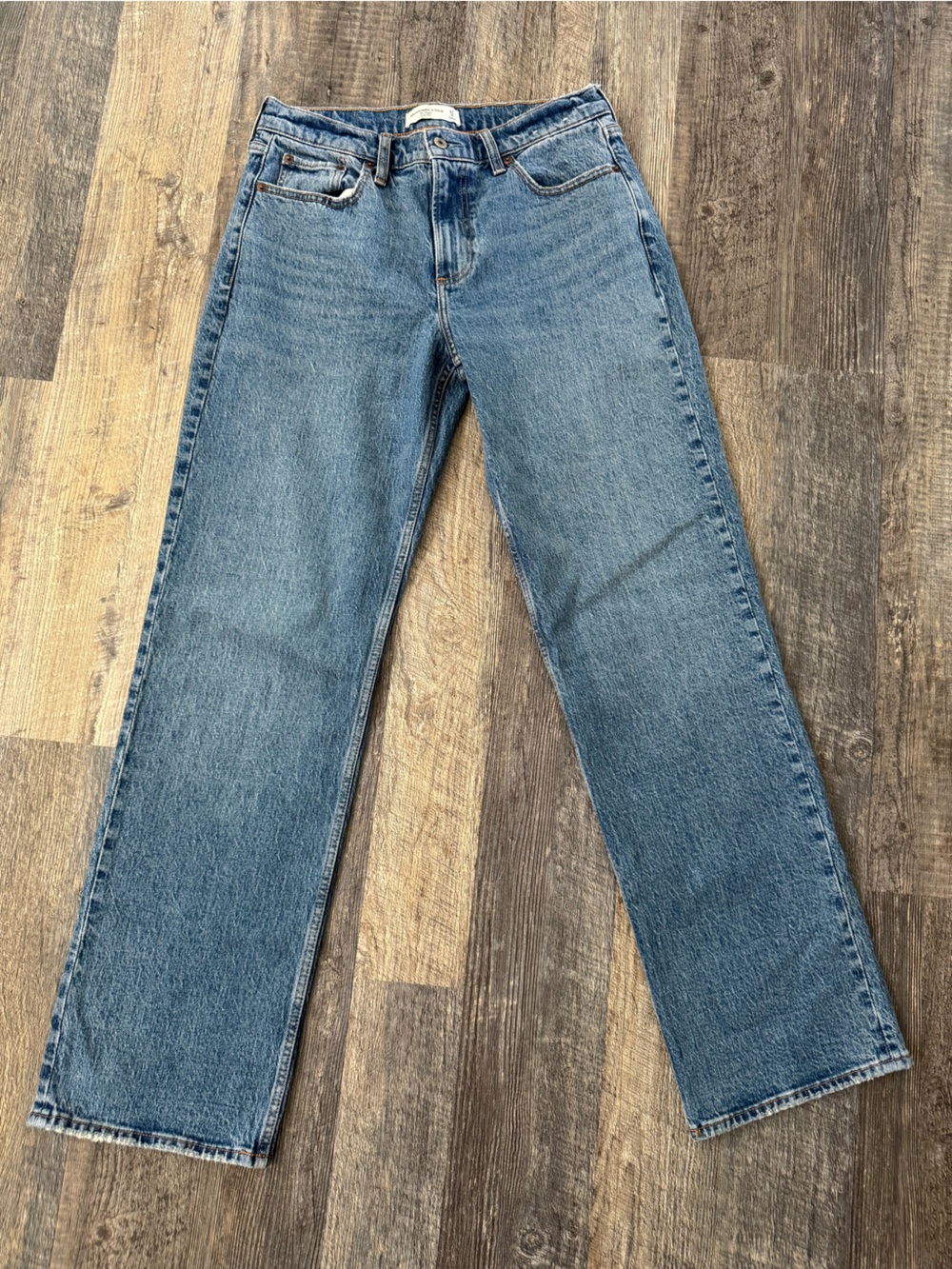 Abercrombie & Fitch Women’s The Baggy Low Rise Jean - Size 27 Long